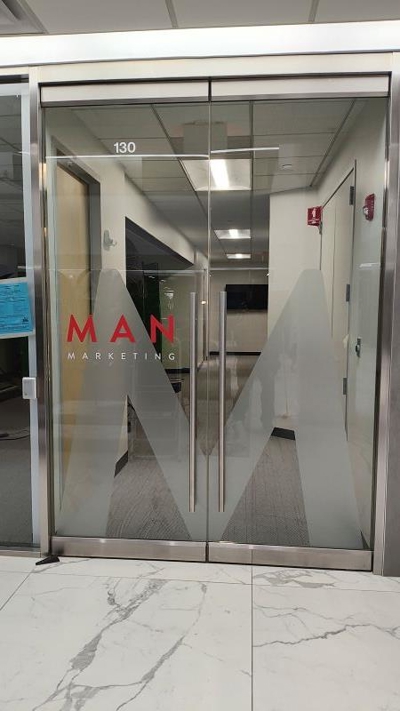 Wall & Window Graphics Photo